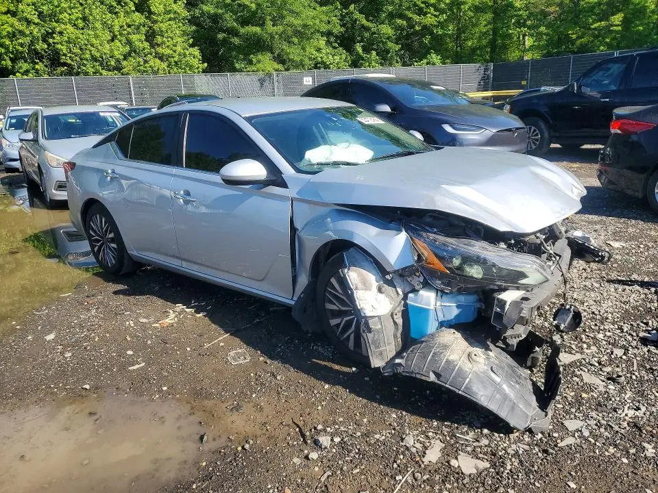 2023 NISSAN ALTIMA SV  