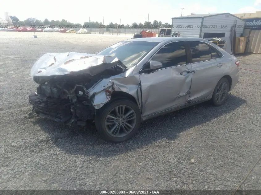 2015 TOYOTA CAMRY SE