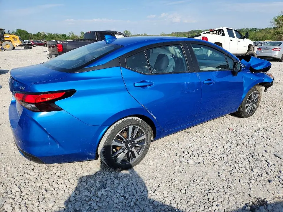2021 NISSAN VERSA SV  