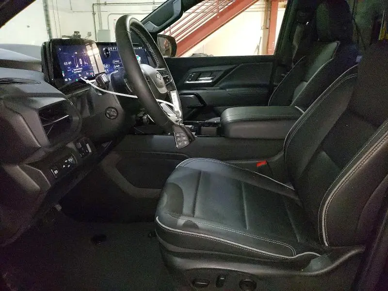 2025 CHEVROLET SILVERADO LT  