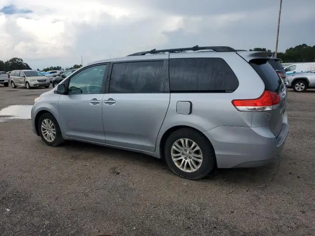 2014 TOYOTA SIENNA XLE  