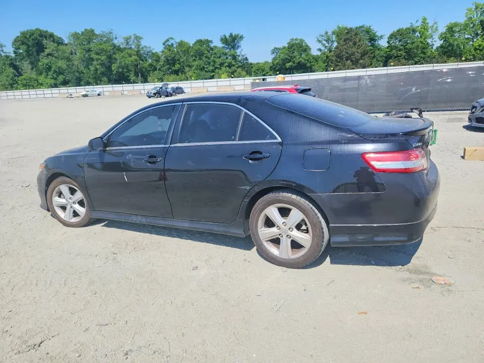 2011 TOYOTA CAMRY SE  