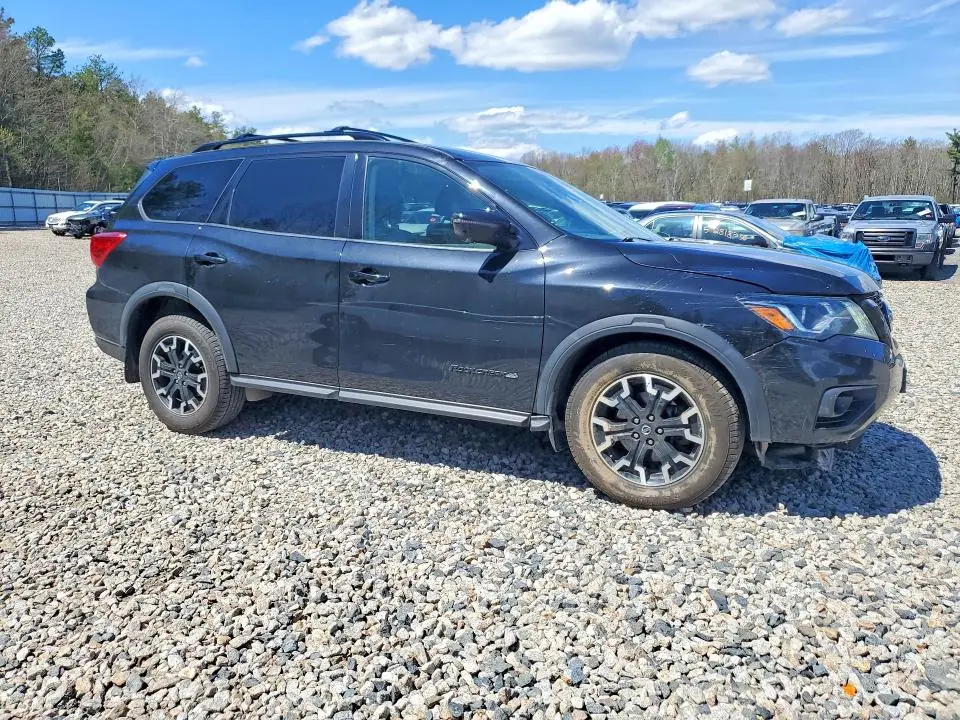 2020 NISSAN PATHFINDER SL  