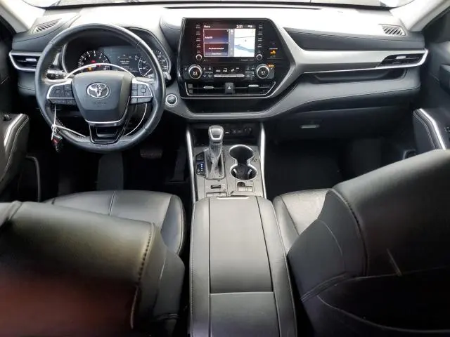 2020 TOYOTA HIGHLANDER XLE  