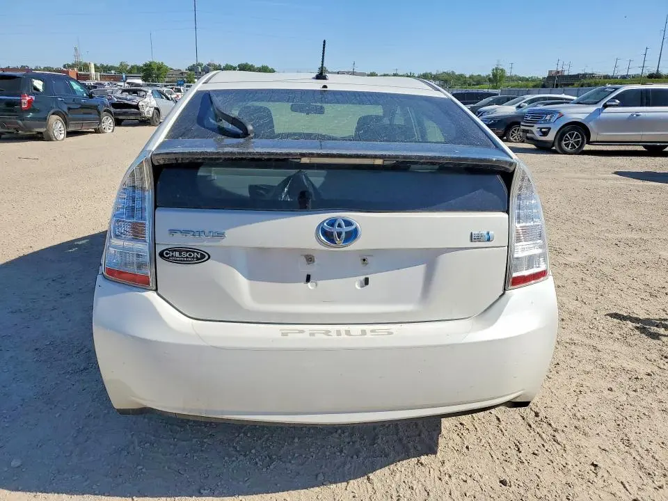 2010 TOYOTA PRIUS III  