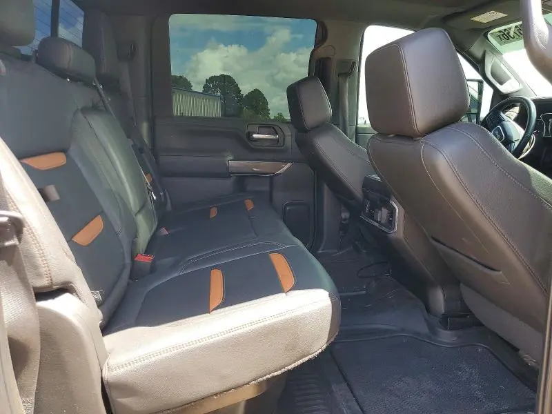 2022 GMC SIERRA K2500 AT4  