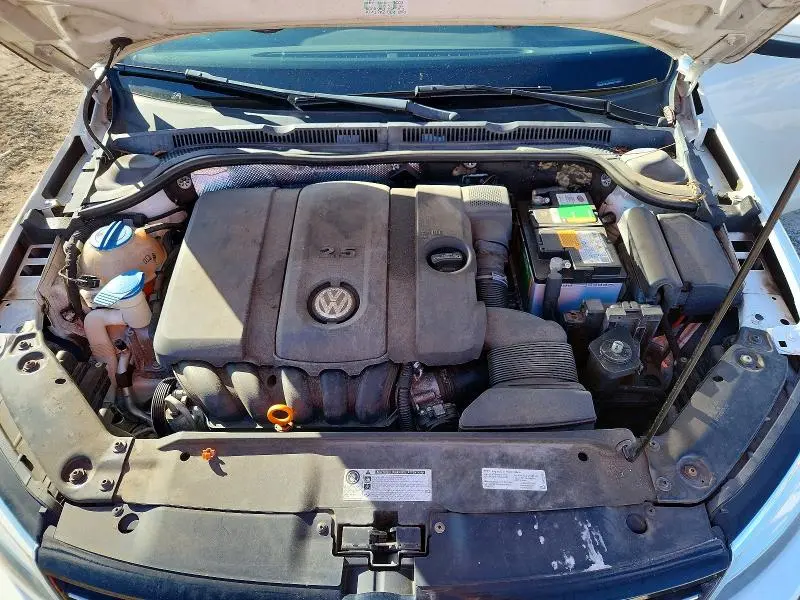 2013 VOLKSWAGEN JETTA SE  