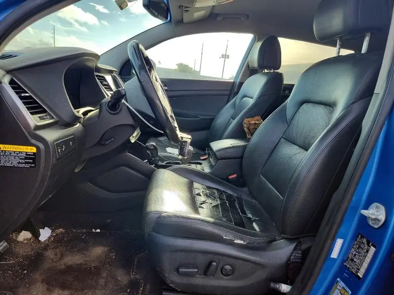 2017 HYUNDAI TUCSON SE PLUS  