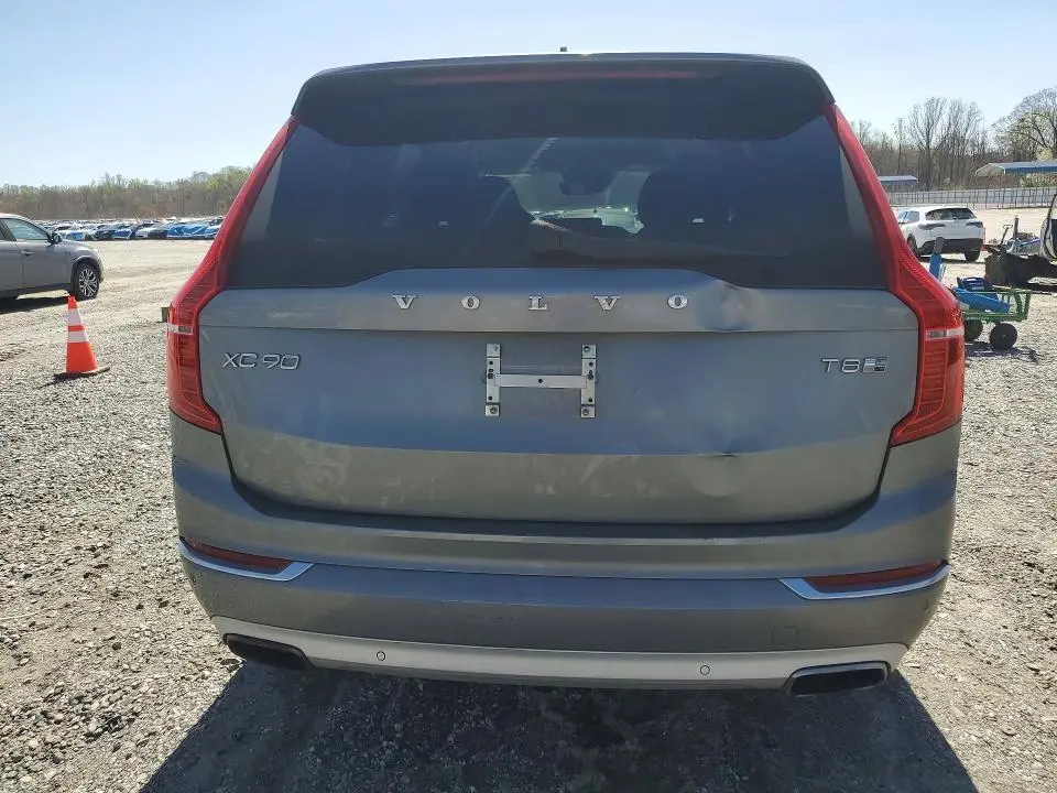 2017 VOLVO XC90 T8  
