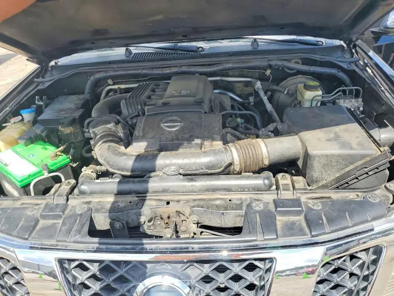 2014 NISSAN FRONTIER SL  