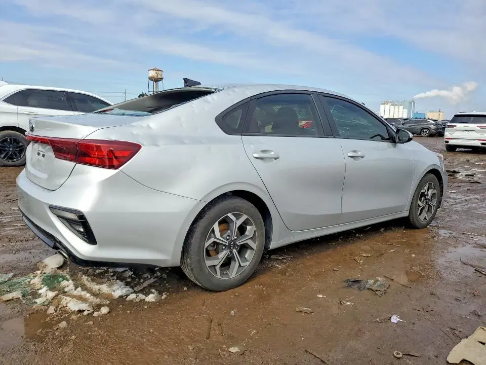 2021 KIA FORTE LXS  