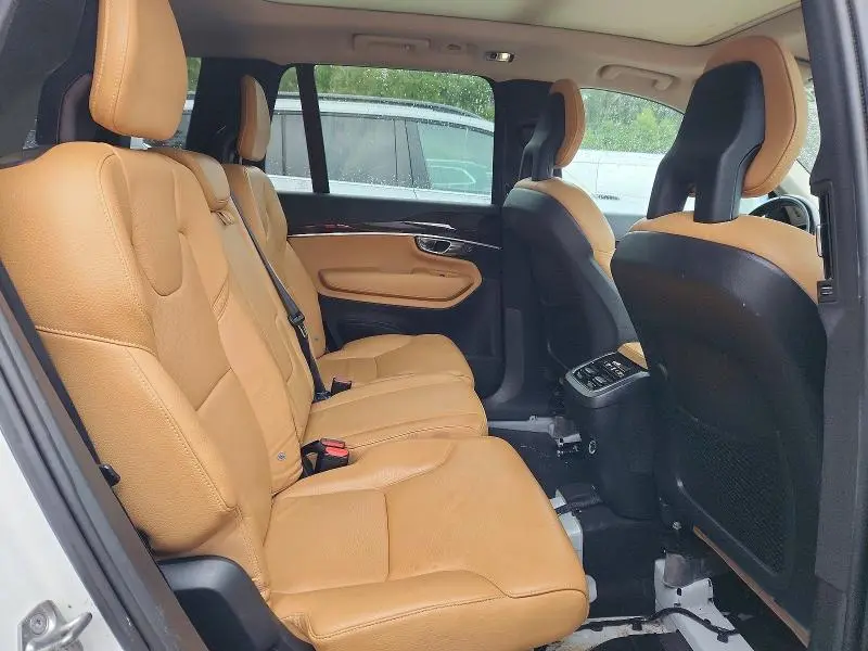 2016 VOLVO XC90 T6  