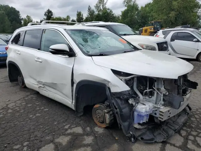 2018 TOYOTA HIGHLANDER SE