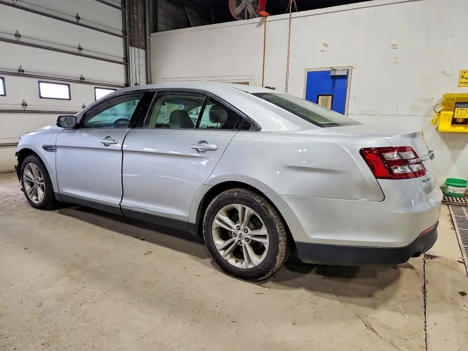 2015 FORD TAURUS SE  