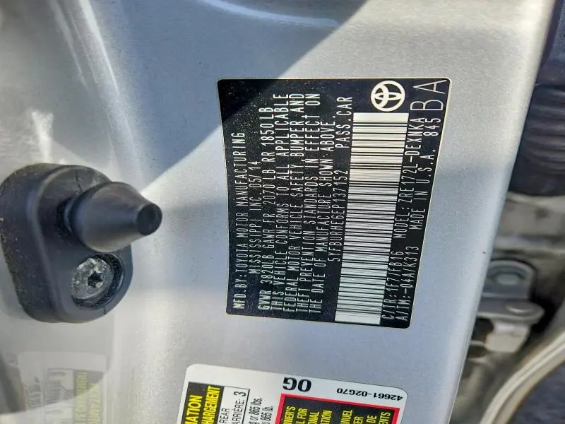 2014 TOYOTA COROLLA LE PLUS  