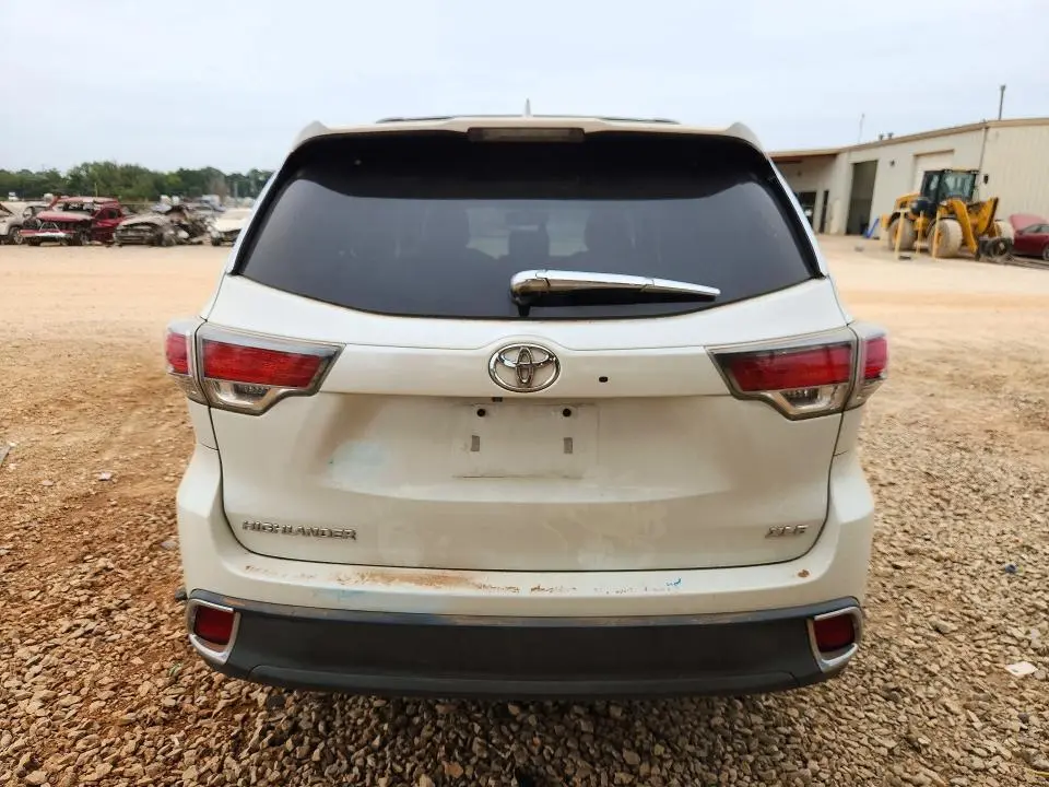 2015 TOYOTA HIGHLANDER XLE  