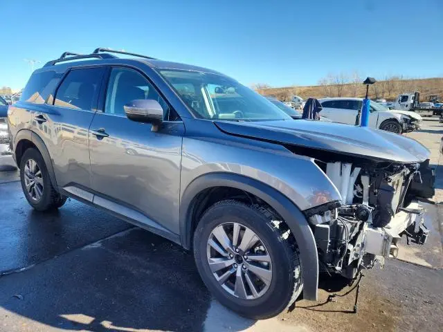 2022 NISSAN PATHFINDER SV  