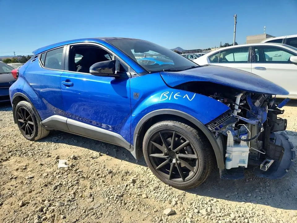 2018 TOYOTA C-HR XLE  
