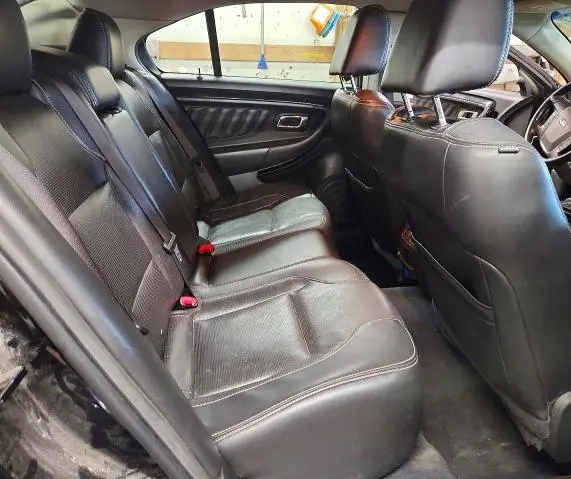 2011 FORD TAURUS LIMITED  