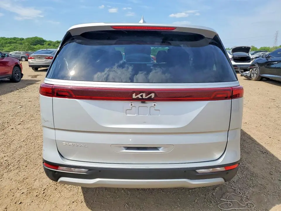 2023 KIA CARNIVAL LX  