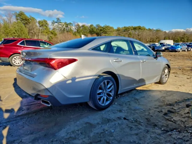 2019 TOYOTA AVALON XLE  
