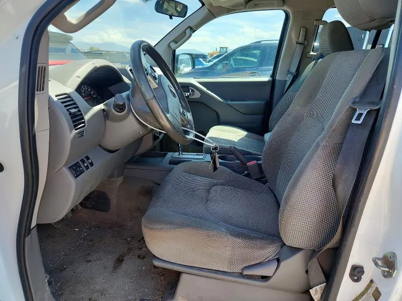 2016 NISSAN FRONTIER SV  