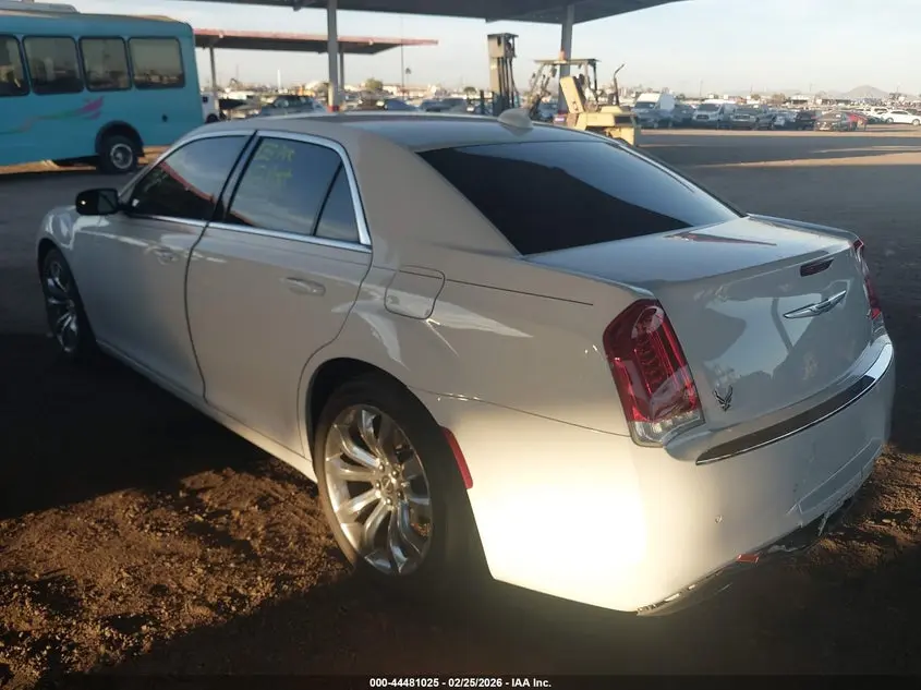 2019 CHRYSLER 300 TOURING