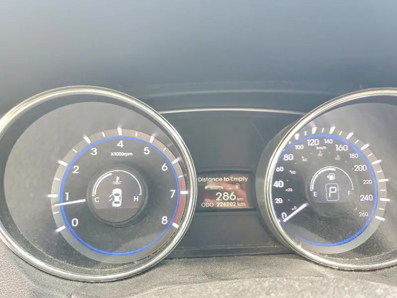 2011 HYUNDAI SONATA GLS  