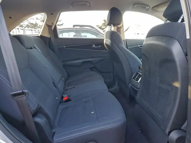 2018 KIA SORENTO LX  