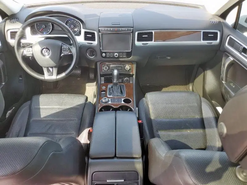 2016 VOLKSWAGEN TOUAREG SPORT  