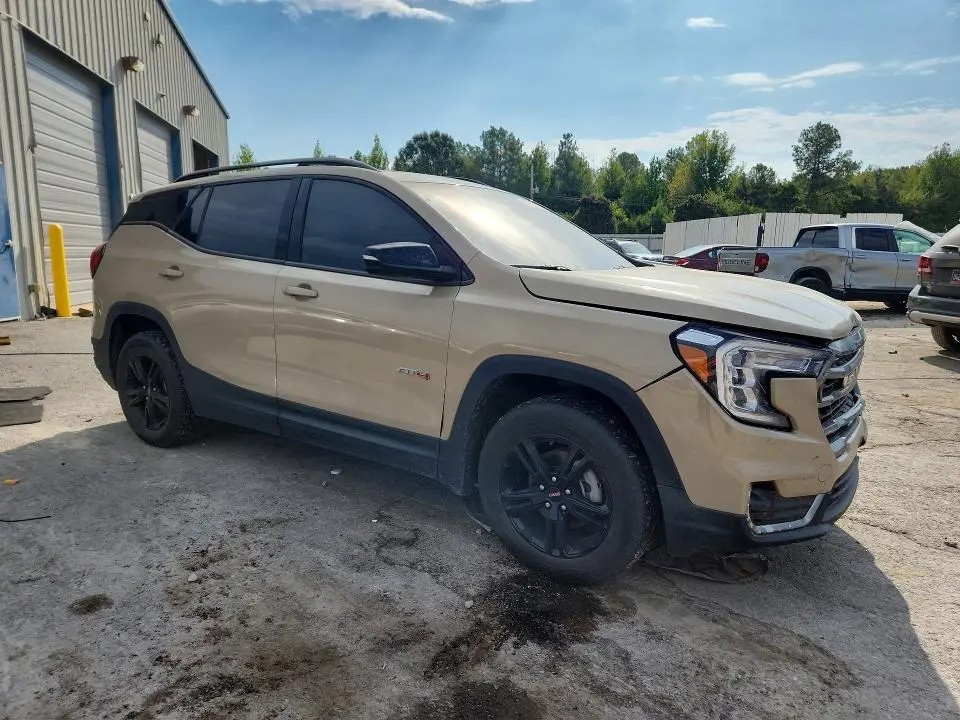 2022 GMC TERRAIN AT4  