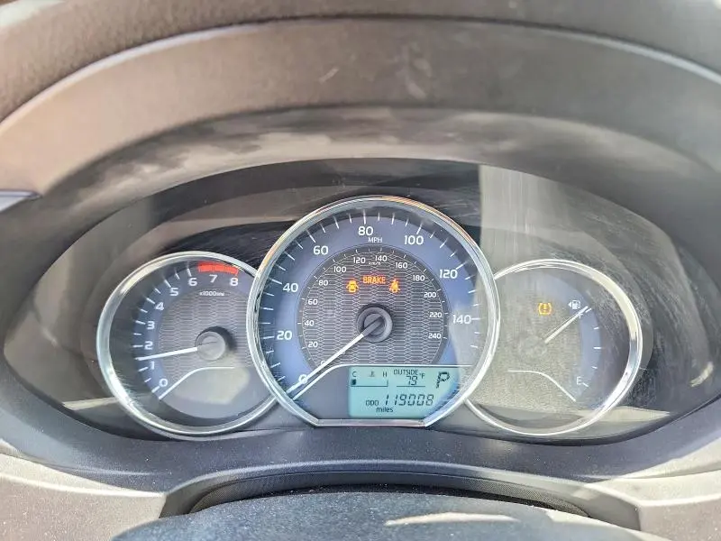2014 TOYOTA COROLLA LE PLUS  
