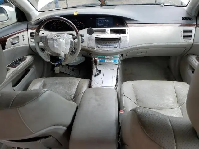 2010 TOYOTA AVALON XL  