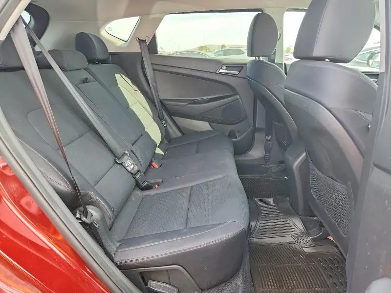 2019 HYUNDAI TUCSON SE  