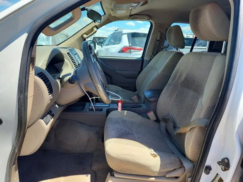 2016 NISSAN FRONTIER SV  