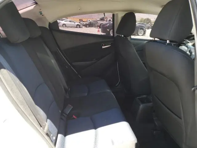 2019 TOYOTA YARIS L  