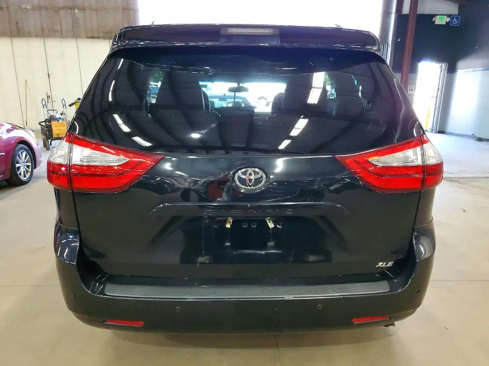 2017 TOYOTA SIENNA XLE 8-PASSENGER  