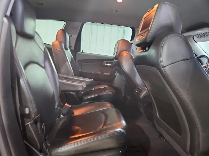 2010 CHEVROLET TRAVERSE LT  