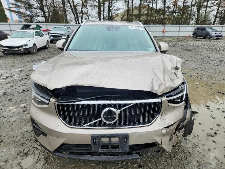 2024 VOLVO XC40 ULTIMATE  