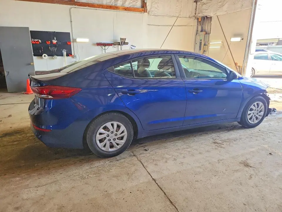 2018 HYUNDAI ELANTRA SE  