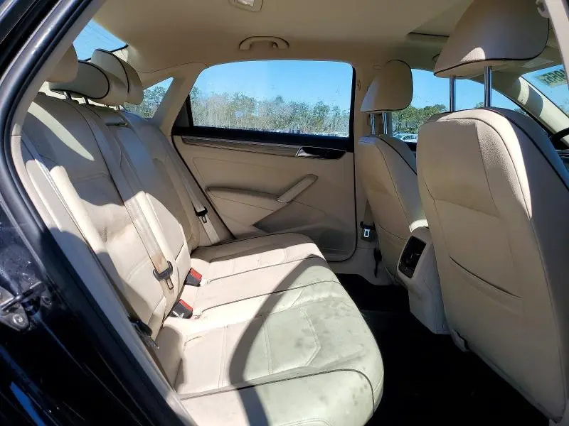 2017 VOLKSWAGEN PASSAT SE  