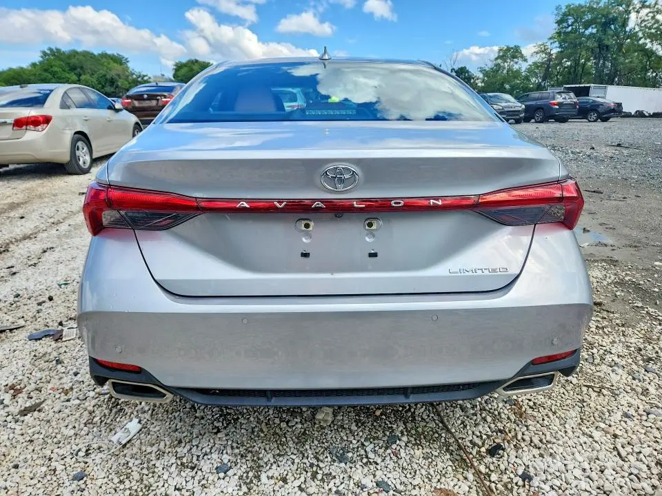 2019 TOYOTA AVALON LIMITED  