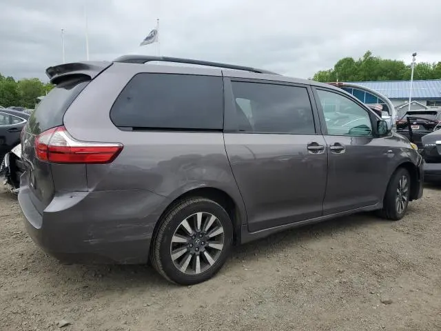 2019 TOYOTA SIENNA LE  