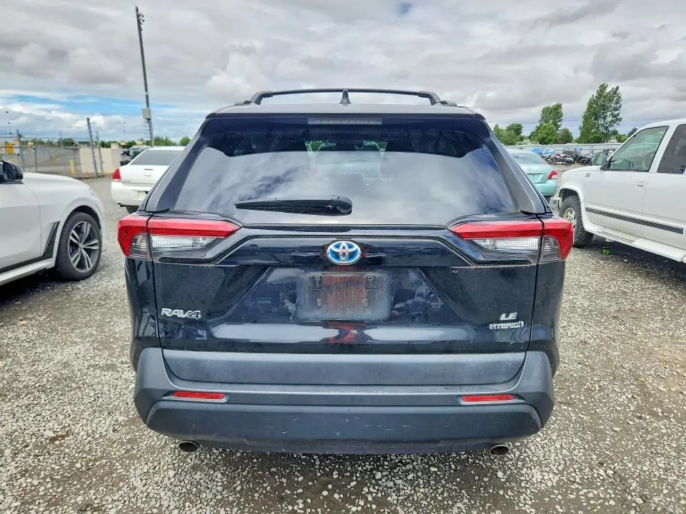 2019 TOYOTA RAV4 LE  
