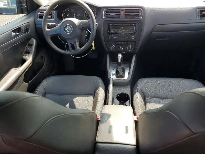 2012 VOLKSWAGEN JETTA SE  