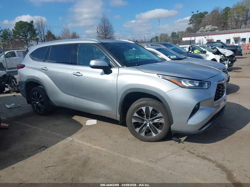 2020 TOYOTA HIGHLANDER XLE