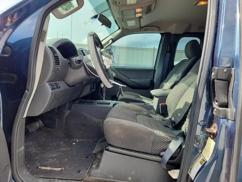 2013 NISSAN FRONTIER S  