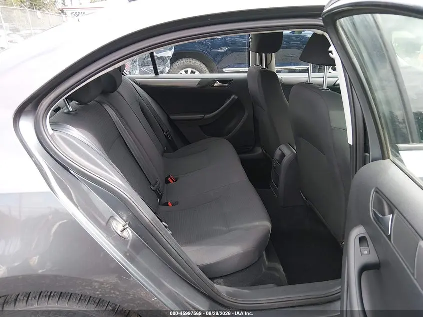 2015 VOLKSWAGEN JETTA 2.0L TDI S