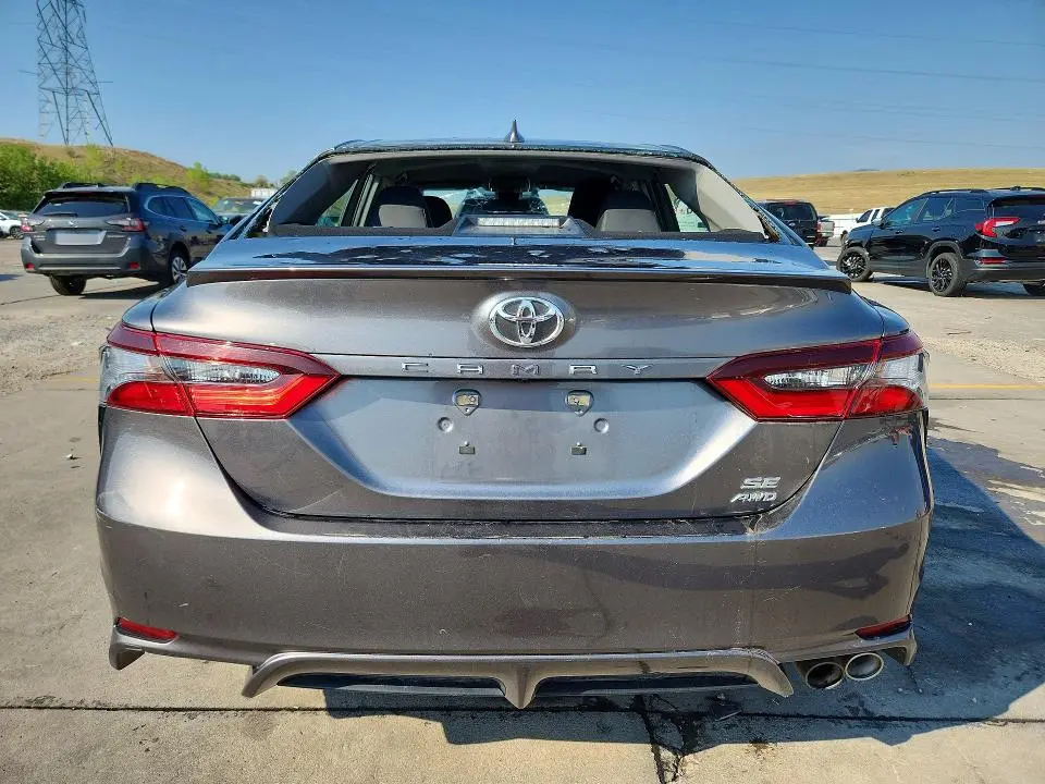 2022 TOYOTA CAMRY SE  