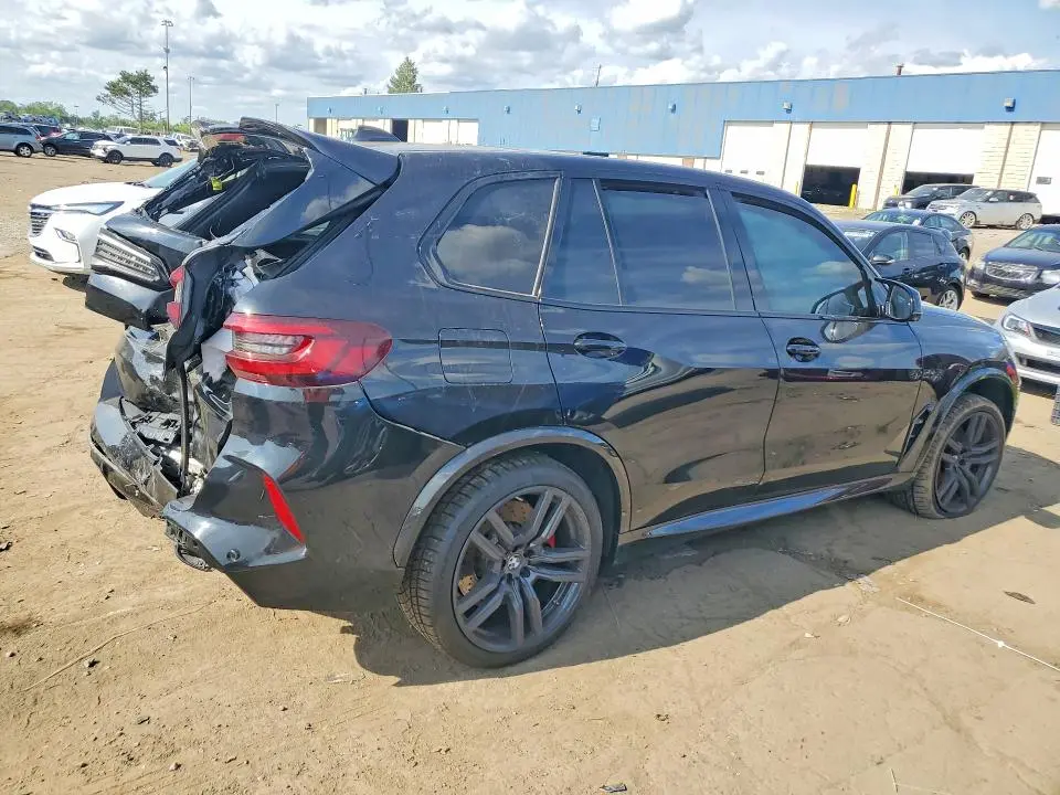2023 BMW X5 M  